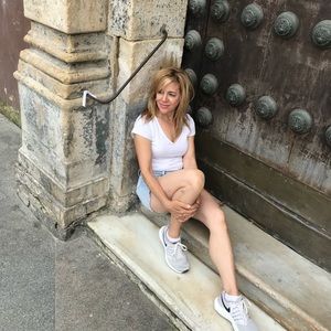 Meet your Posher, Isabel